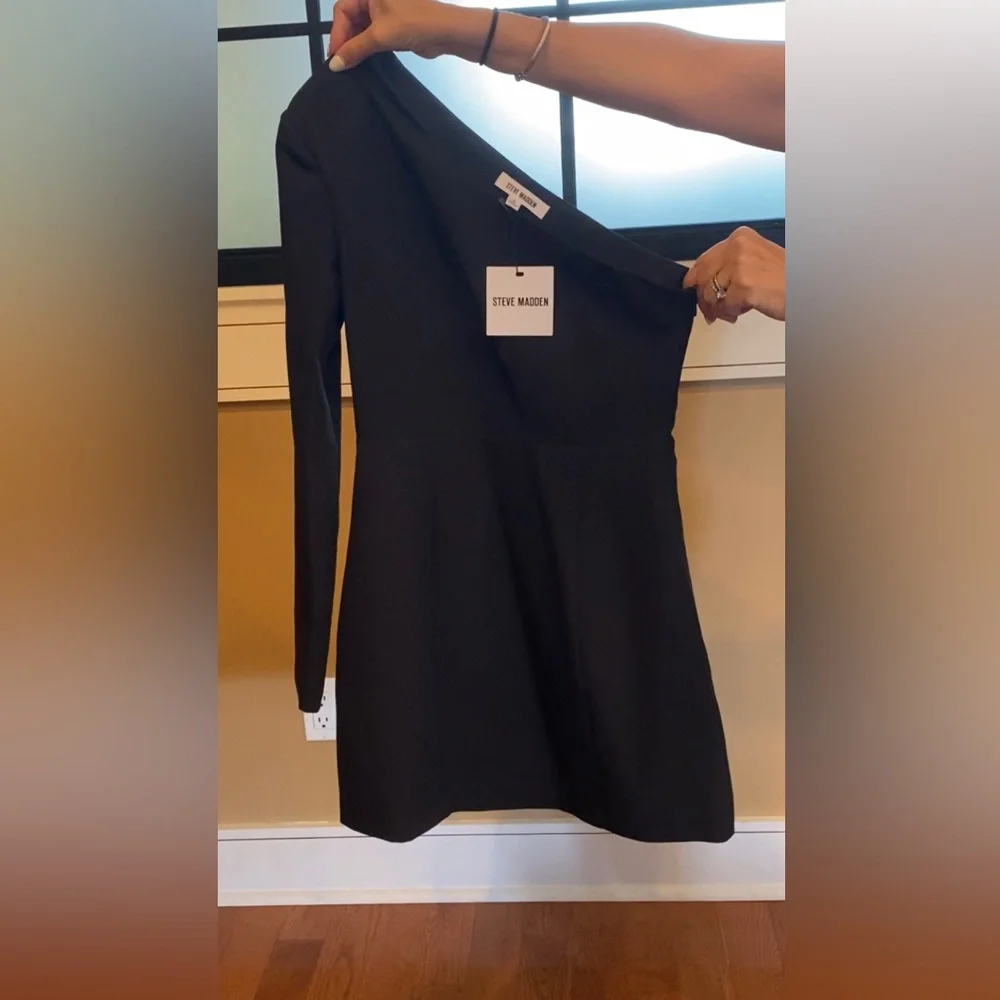 Steve Madden Mini Black One Shoulder Long Sleeve Dress Side Zipper. Sz Small.NWT